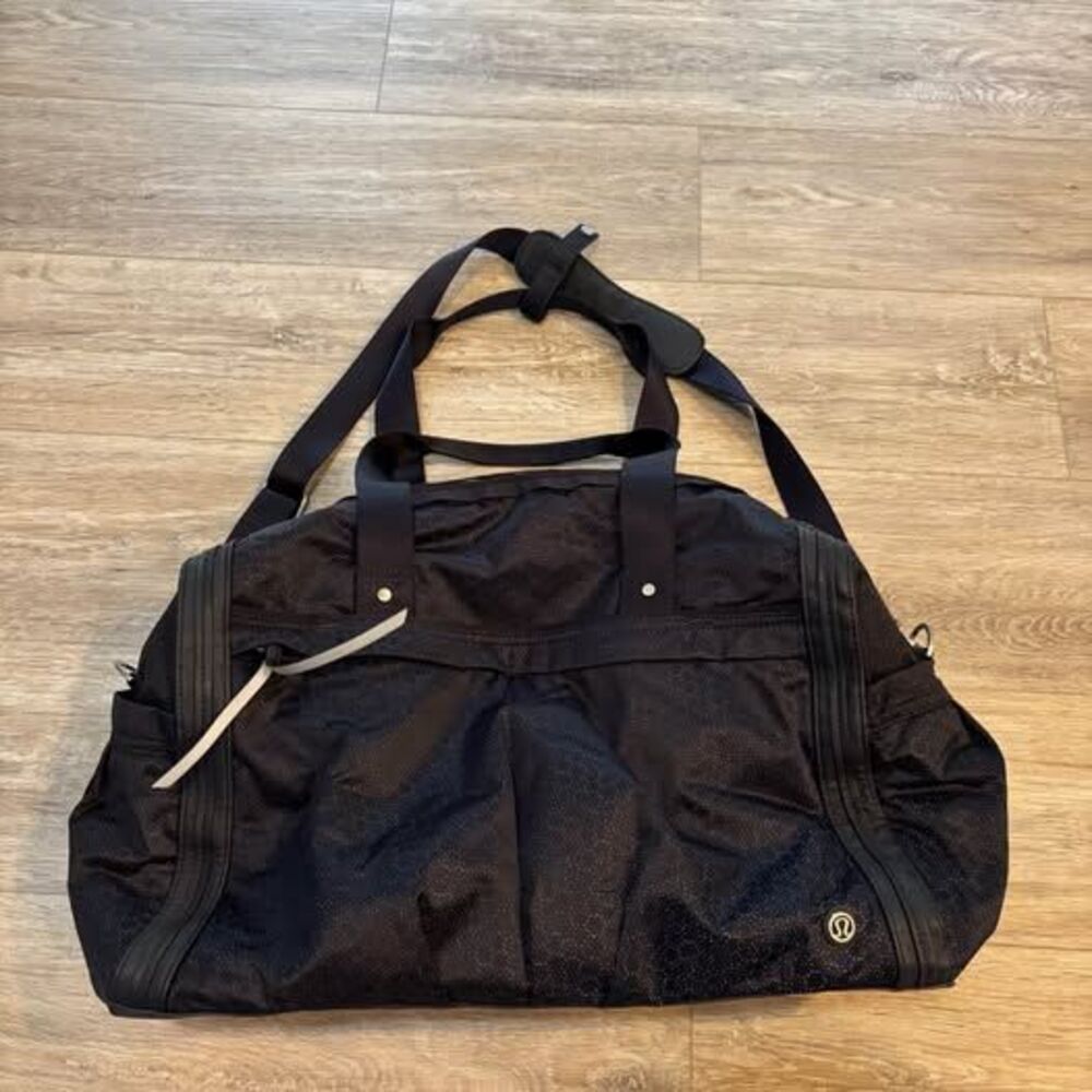 lululemon Large Duffel Bag Navy — Gym Travel Bag with Shoulder Strap